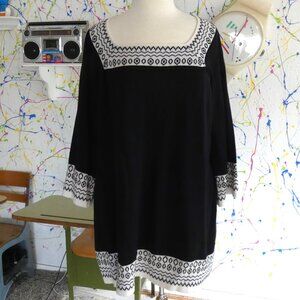 Tunic Sweater Dress with Black and White Geometric Design💚3 for $50